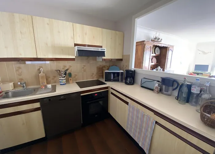 La Brise - 2 Etoiles Face * 莱萨布勒-多洛讷