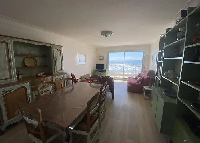 La Brise - 2 Etoiles Face 莱萨布勒-多洛讷