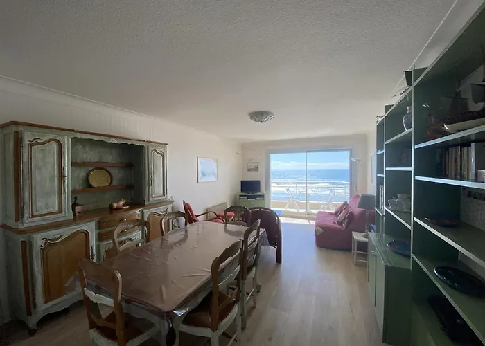 La Brise - 2 Etoiles Face * 莱萨布勒-多洛讷