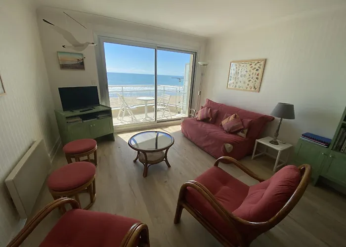 La Brise - 2 Etoiles Face 莱萨布勒-多洛讷