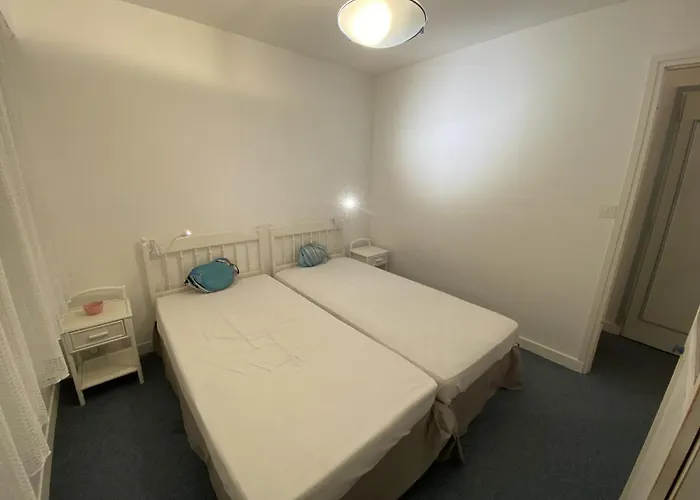 La Brise - 2 Etoiles Face 莱萨布勒-多洛讷